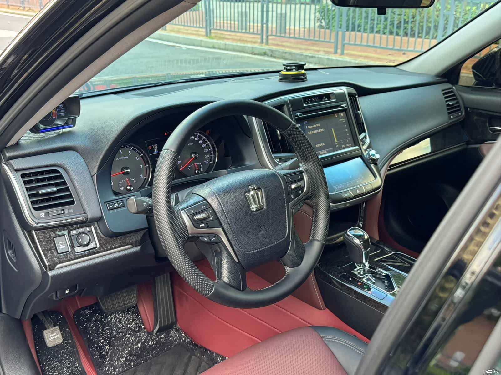 Toyota Crown, 2019 18