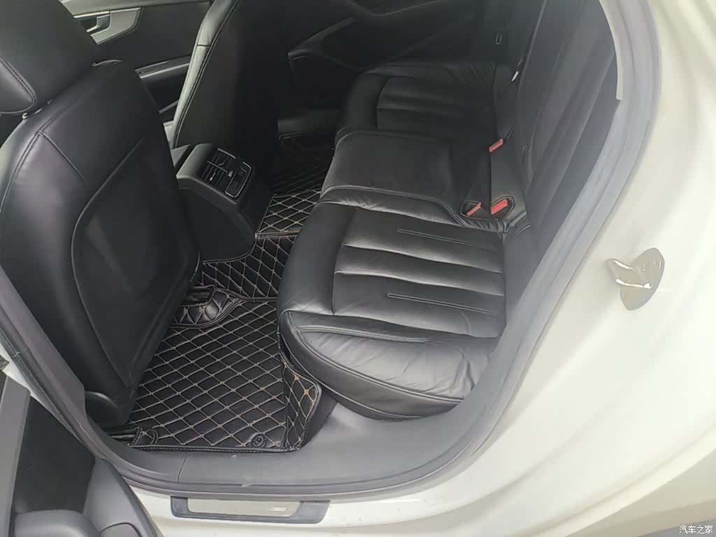 Audi A4L, 2018 17