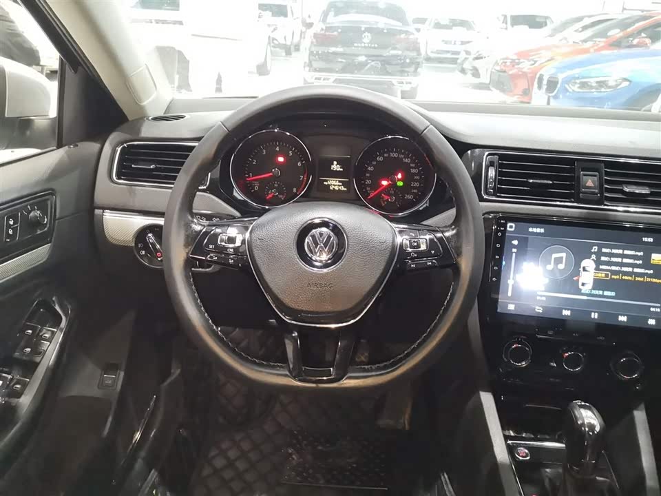 Volkswagen Sagitar
