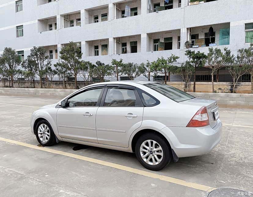 Ford Focus, 2011 7