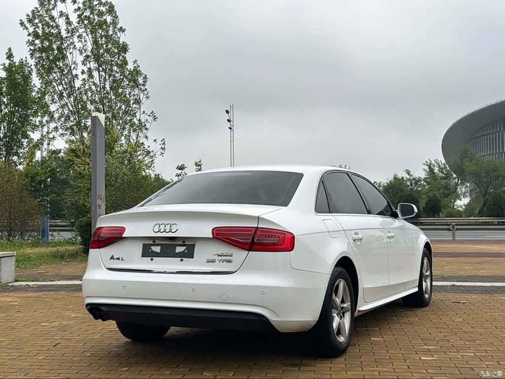 Audi A4L, 2013 4