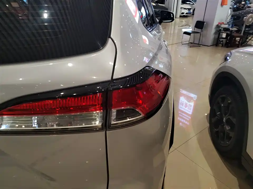 Toyota Corolla Sharp amplifier