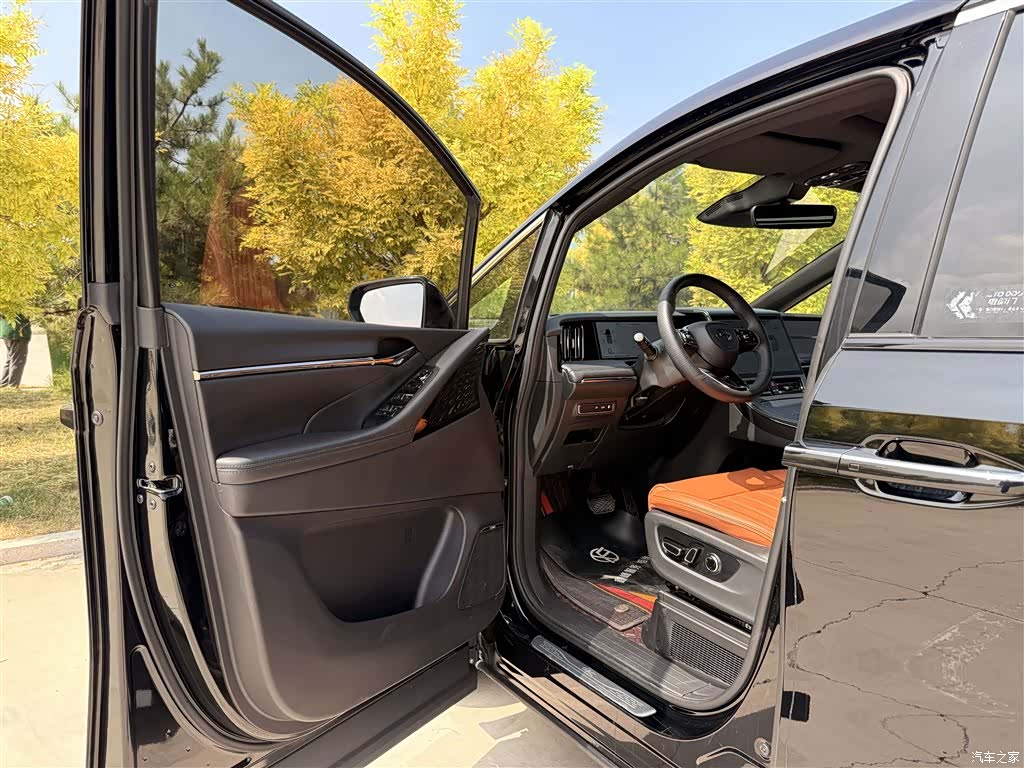 Trumpchi E9, 2024 4