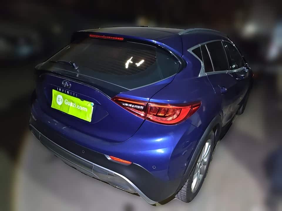 Infiniti QX30