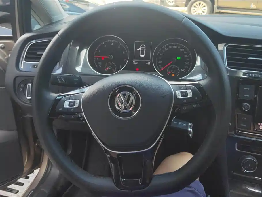 Volkswagen golf