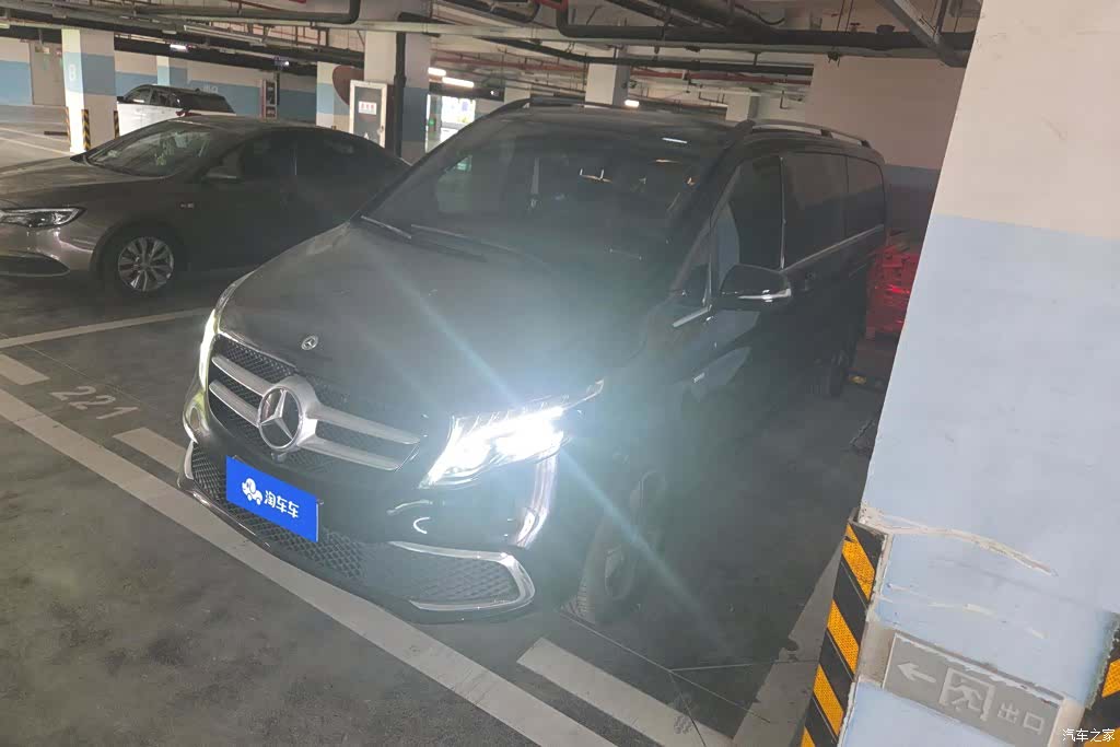 Mercedes-Benz V-Class