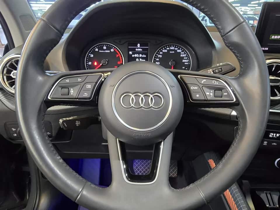 Audi Q2L