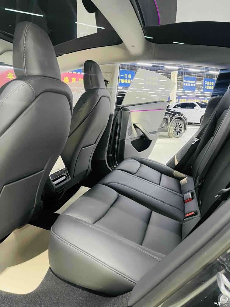 Tesla Model 3, 2025 9
