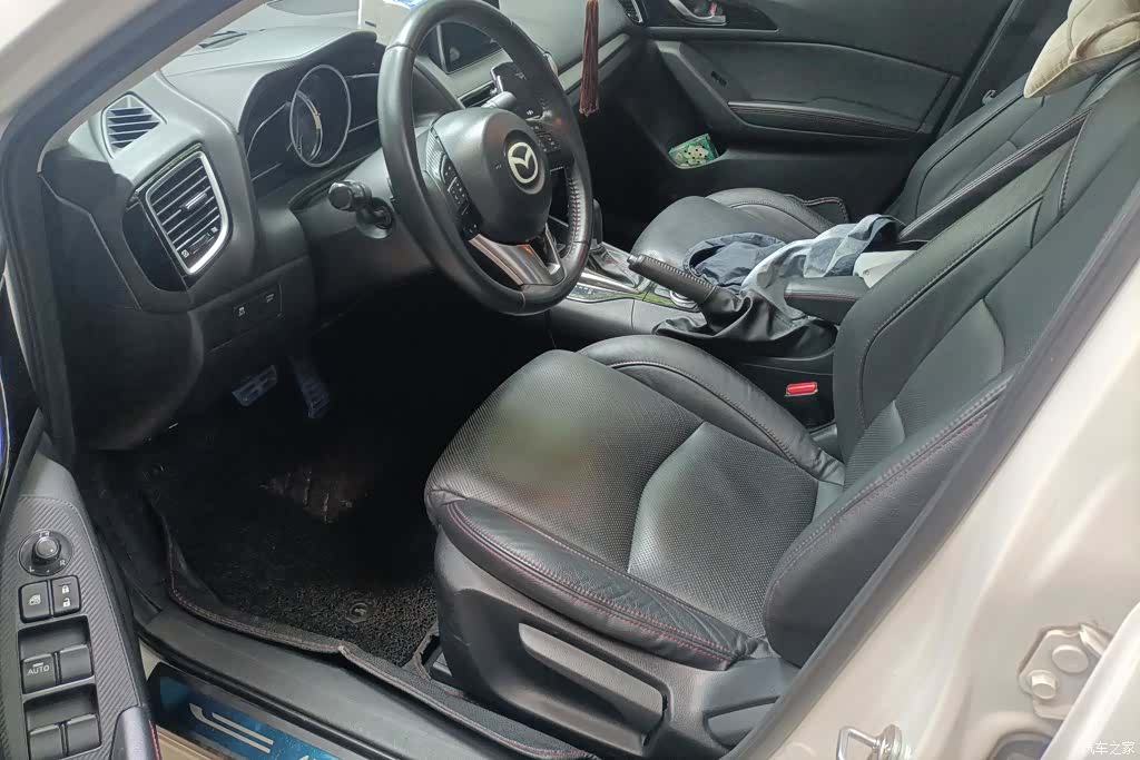 Mazda Mazda3, 2015 9