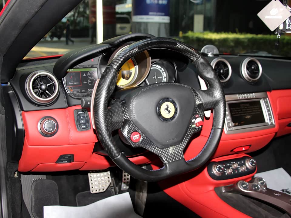 Ferrari California T