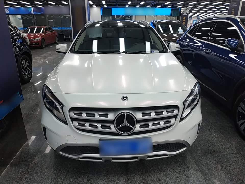 Mercedes-Benz GLA