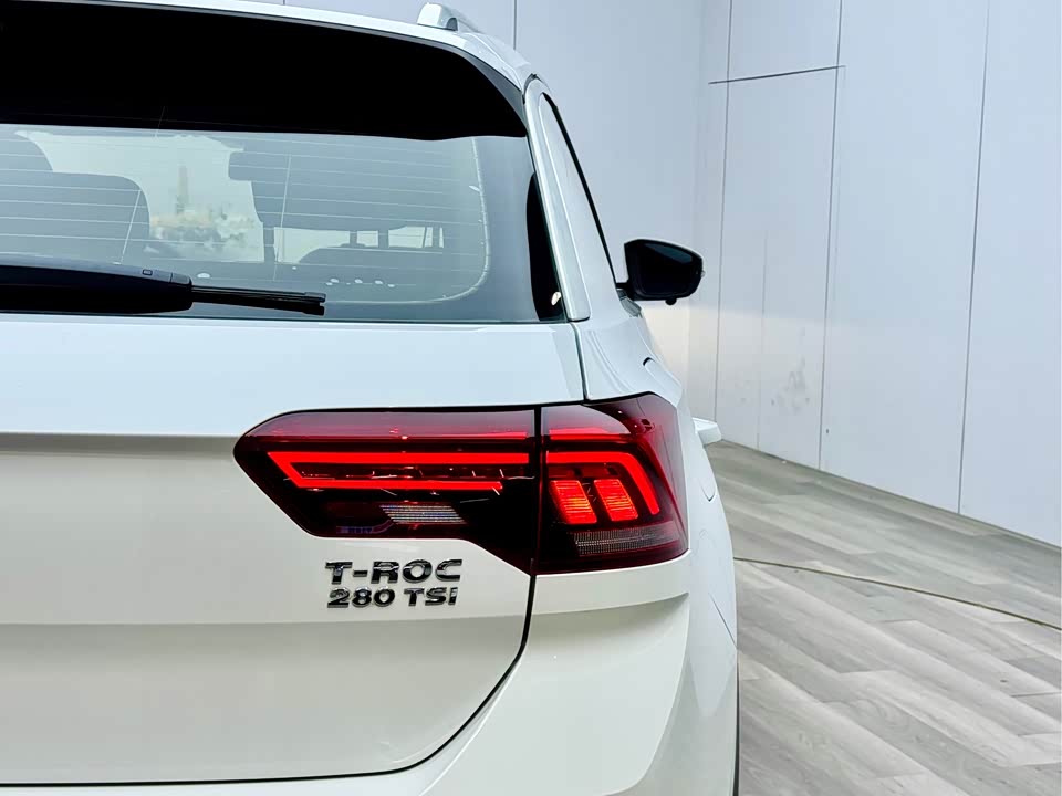 Volkswagen T-ROC exploring Songs