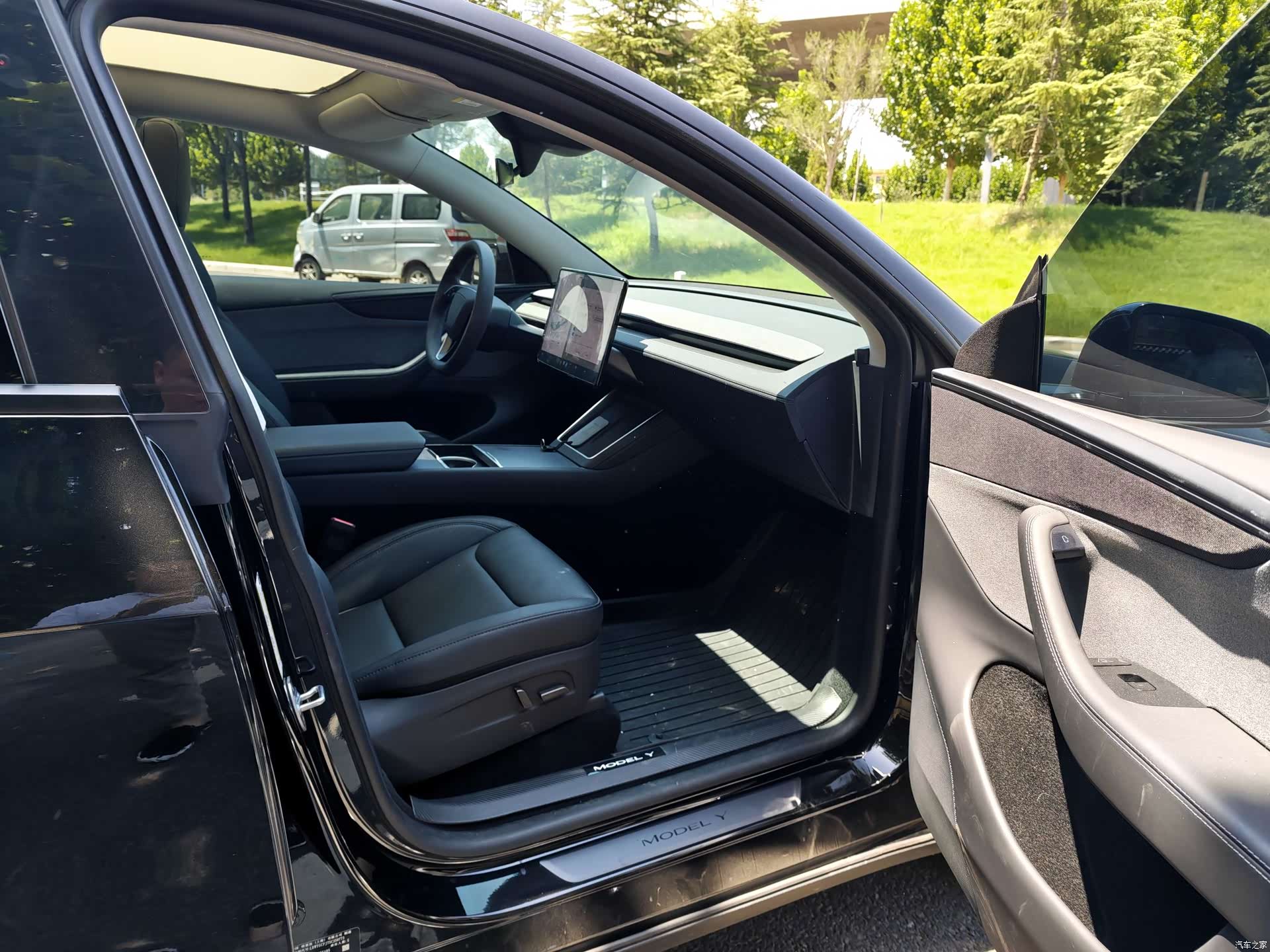 Tesla Model Y, 2025 7