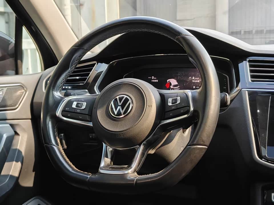 Volkswagen Tiguan L Volkswagen Tiguan L
