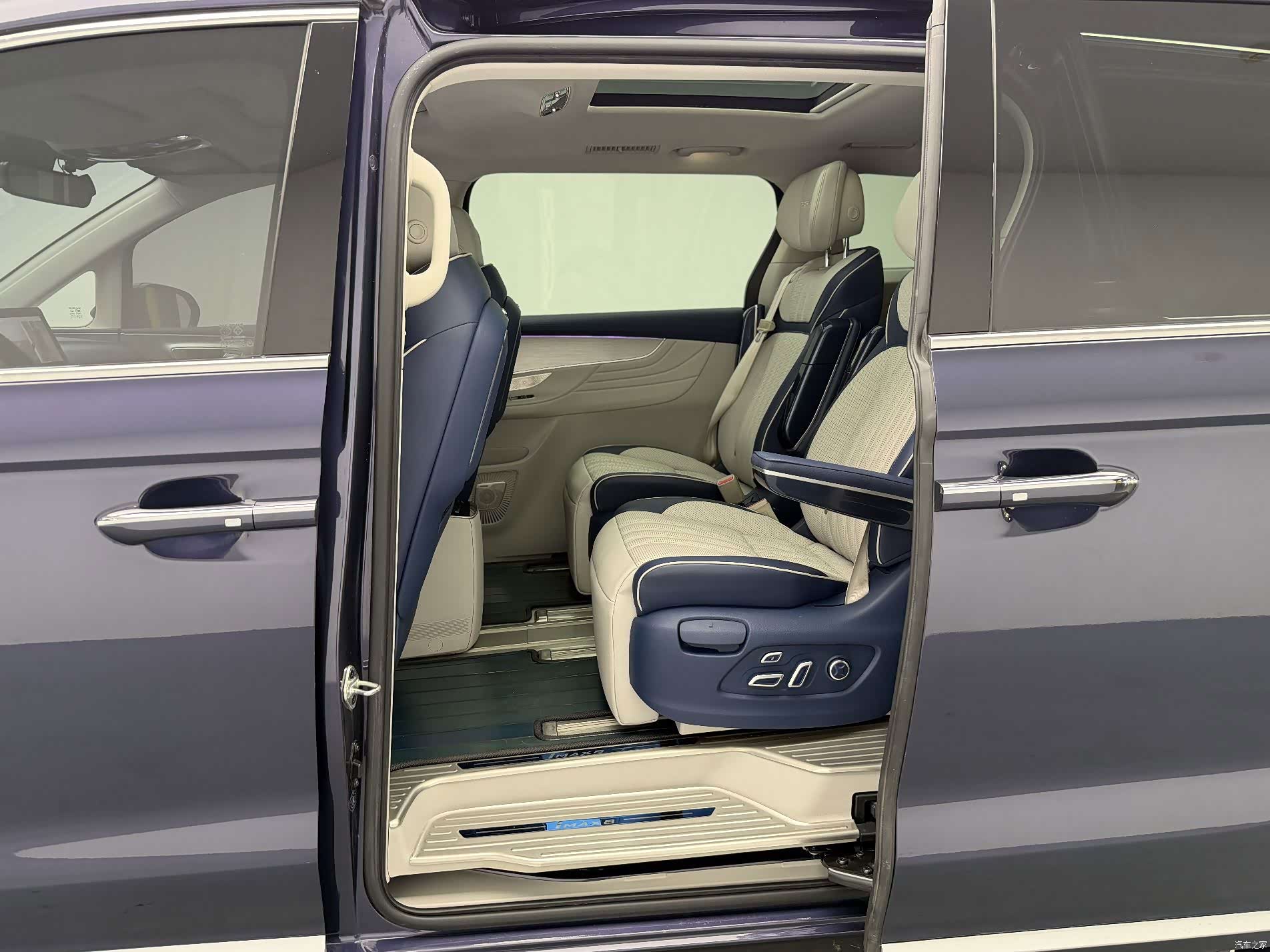 Roewe iMAX8, 2022 17