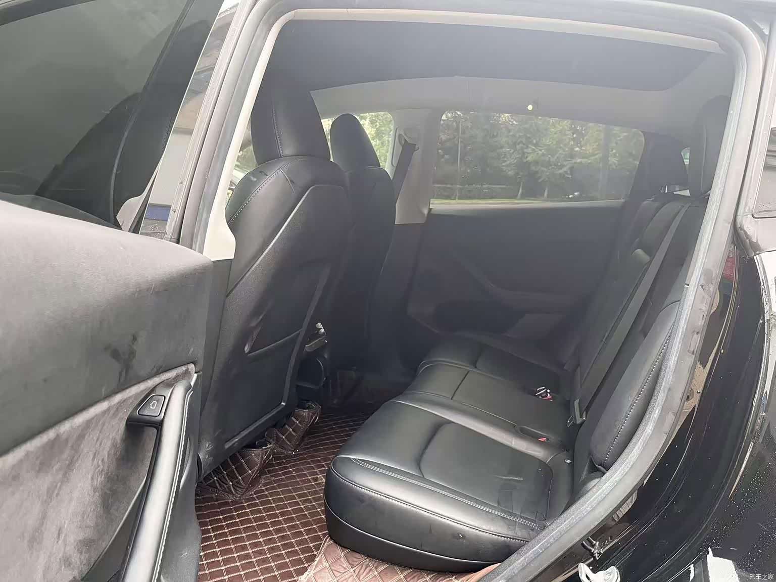 Tesla Model Y, 2023 7
