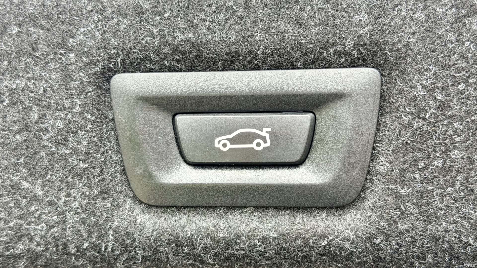 BMW 5 Series, 2019 24
