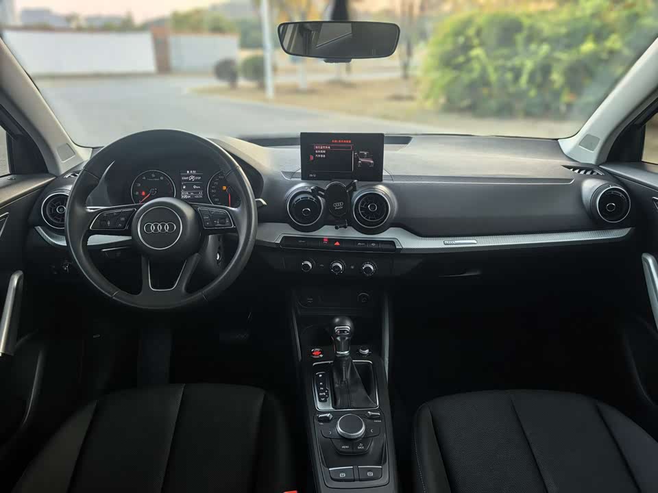 Audi Q2L