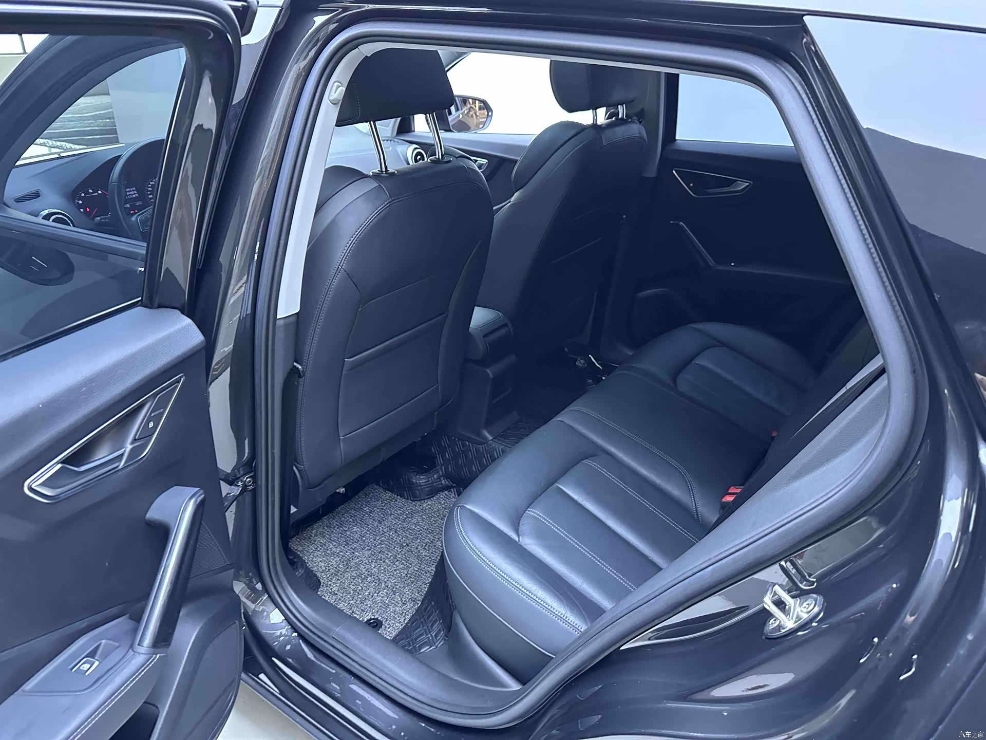 Audi Q2L, 2021 9