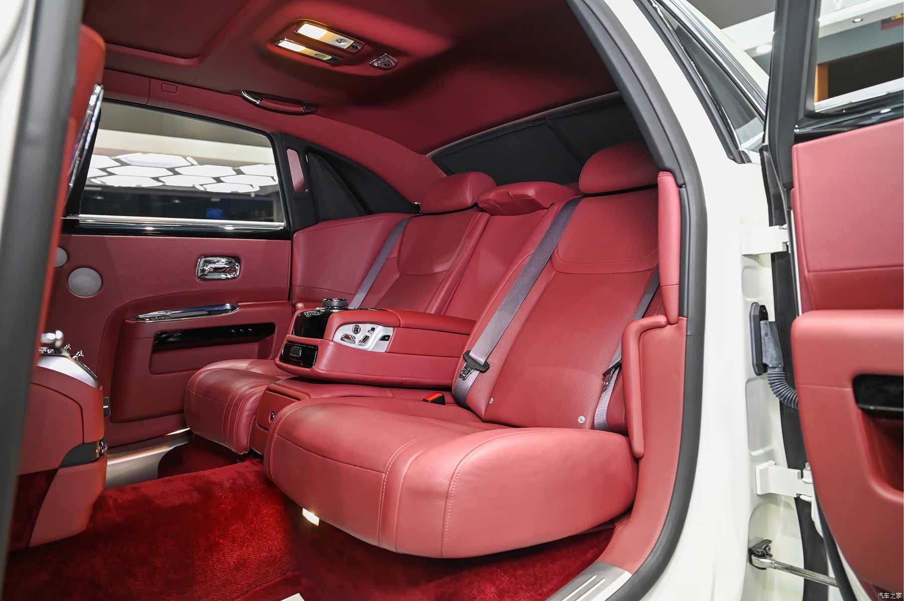 Rolls-Royce Ghost, 2015 10