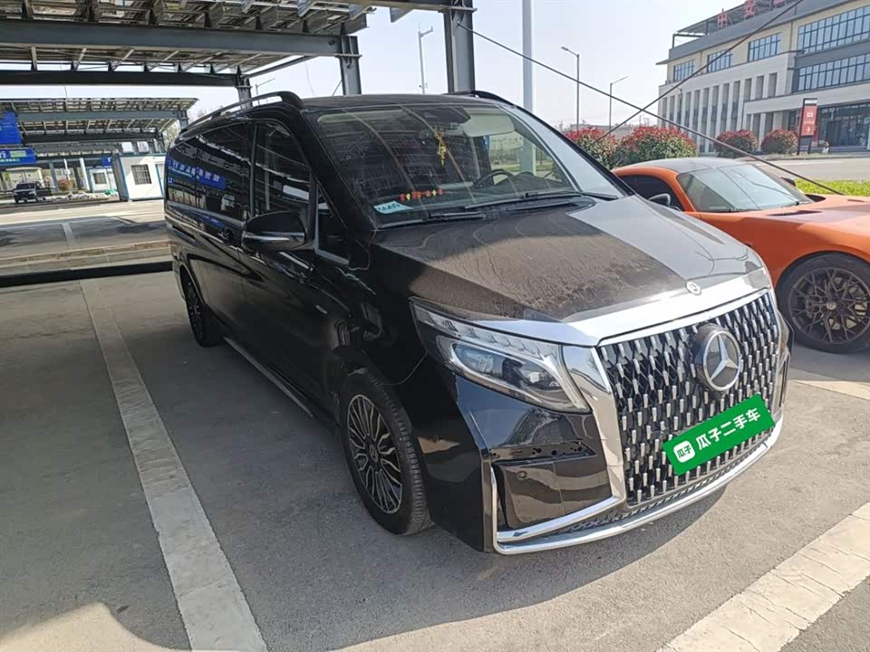 Mercedes-Benz V-class