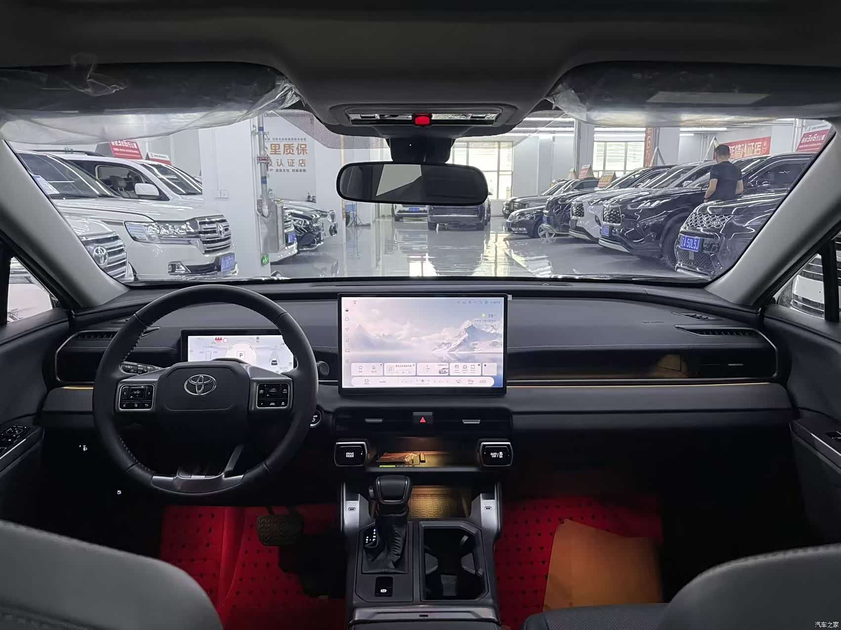 Toyota Wildlander, 2026 все фото