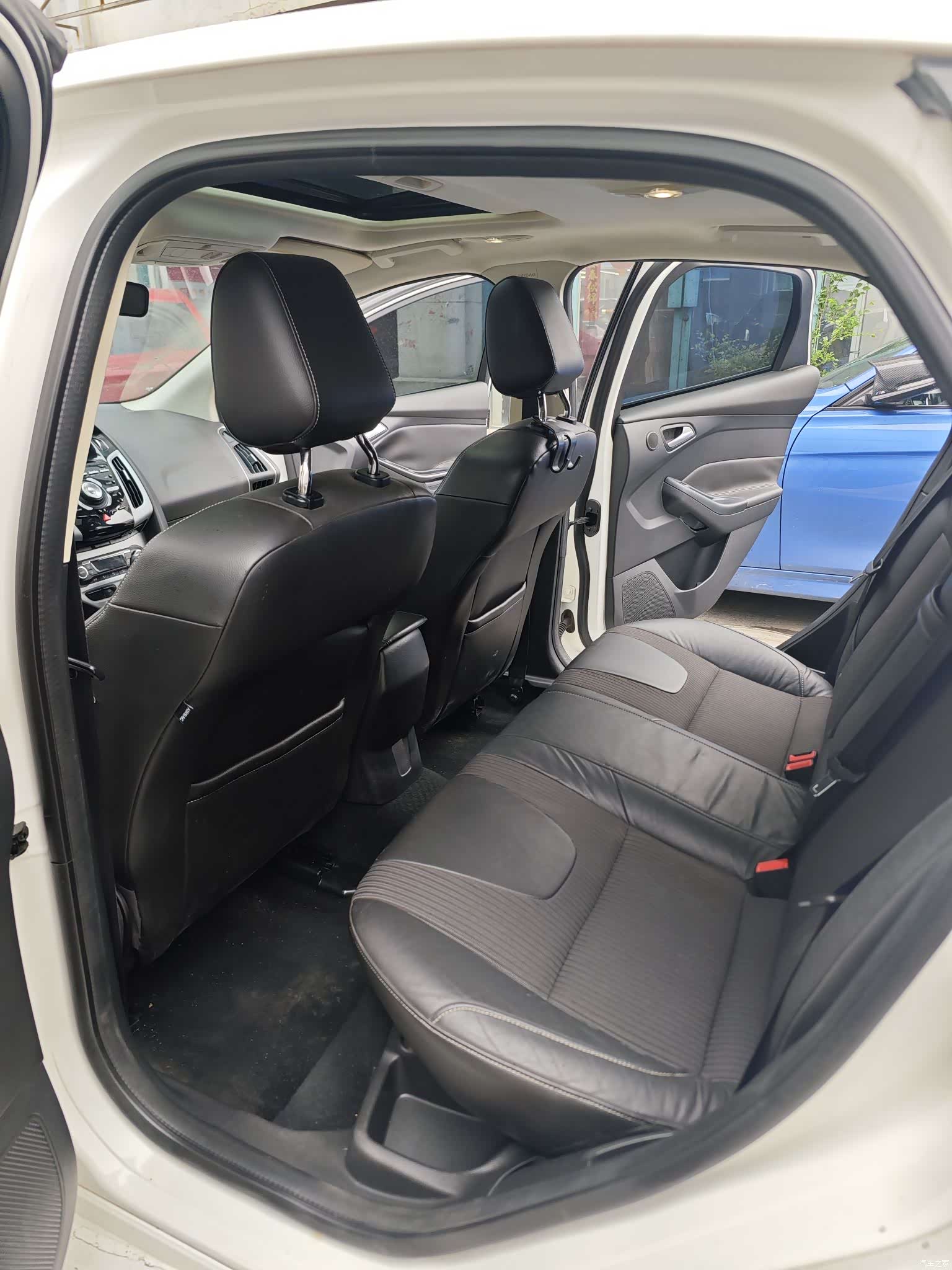 Ford Focus, 2012 6
