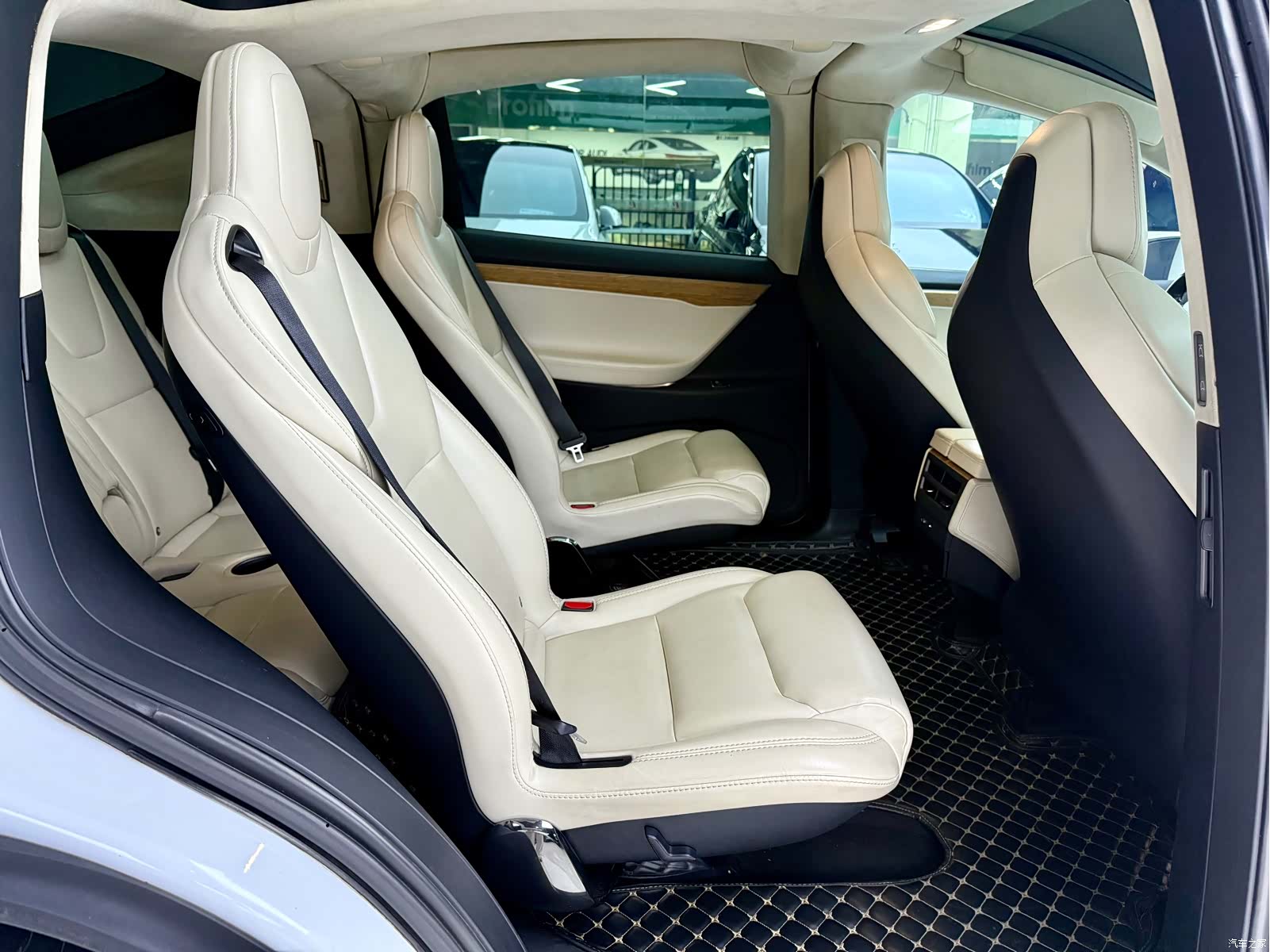 Tesla Model X, 2018 13
