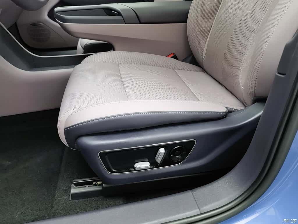 Hongqi 05, 2025 20