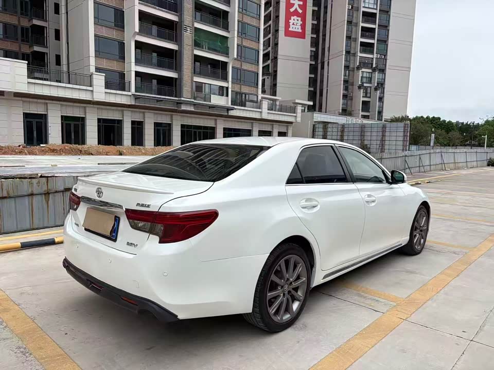 Toyota Reiz