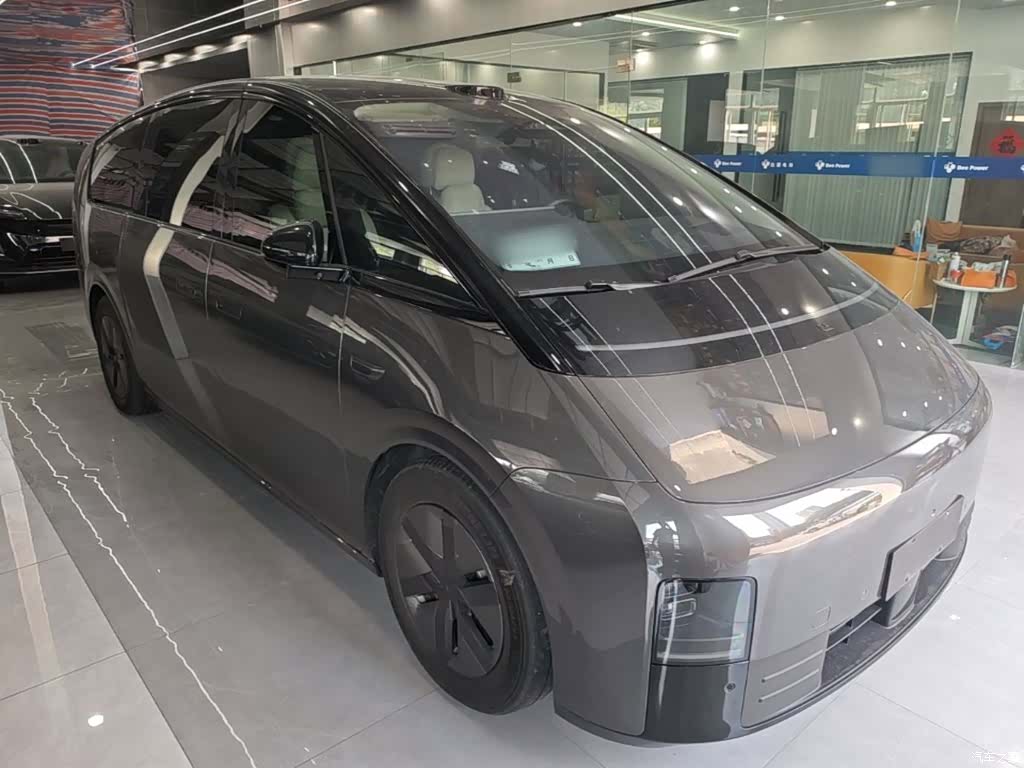 Li Auto MEGA, 2025 4