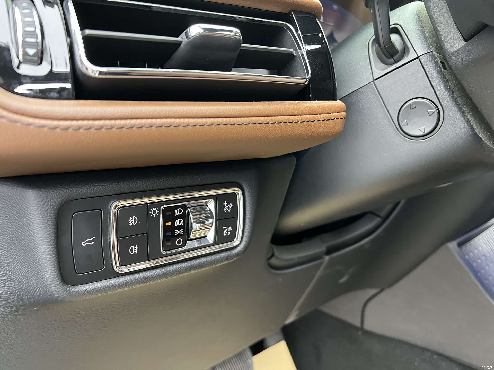Lincoln Aviator, 2022 7