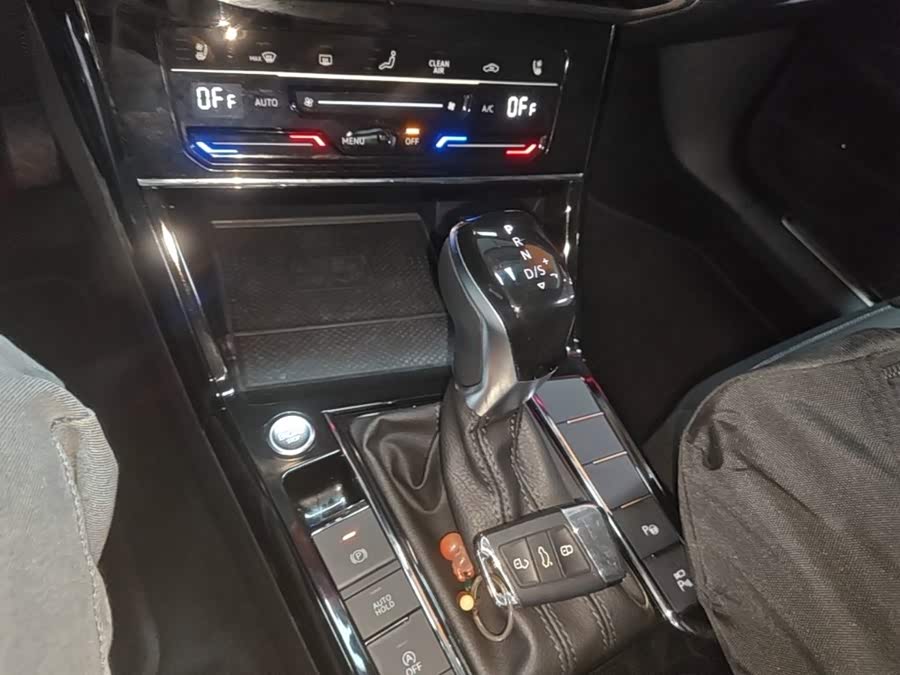 Volkswagen Passat 2024, фото 13
