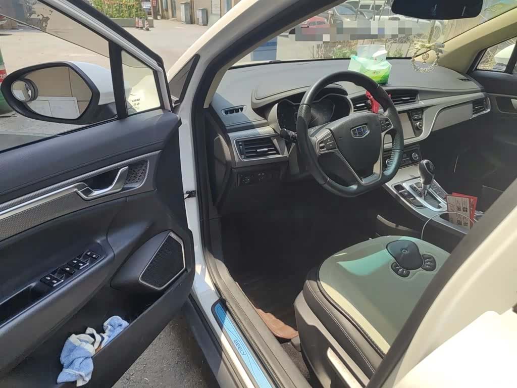 Geely Emgrand, 2017 14
