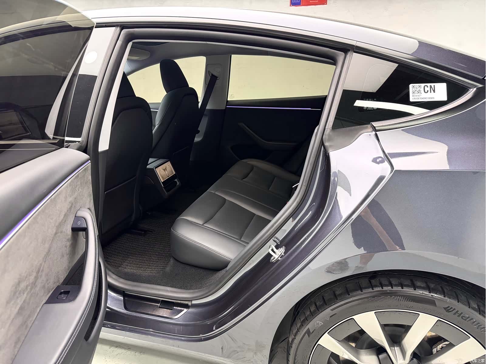 Tesla Model 3, 2024 11