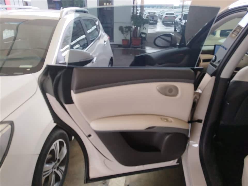 IM Motors Zhiji LS6 IM Motors Zhiji LS6