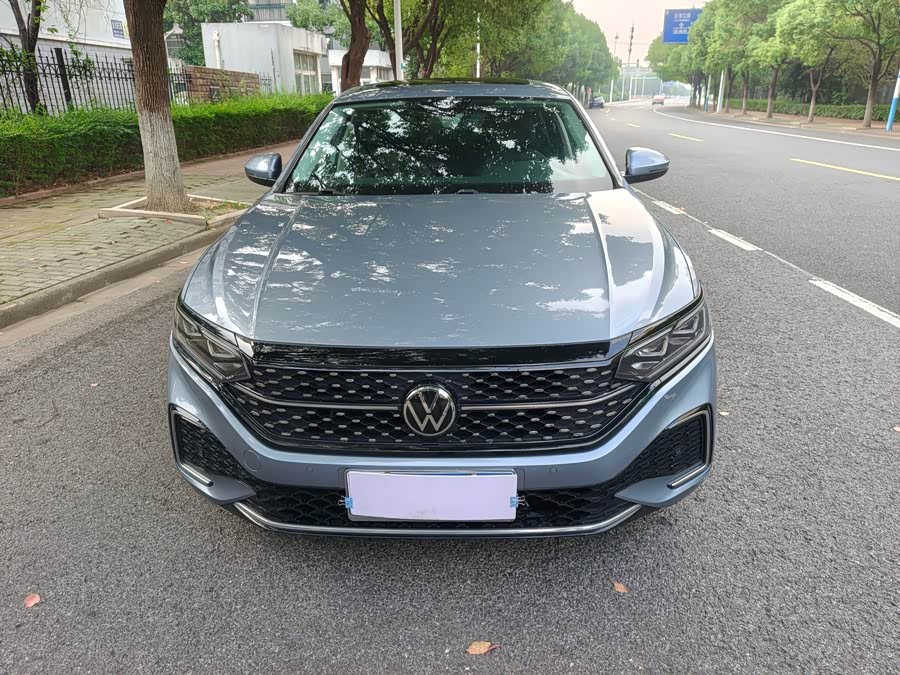 Volkswagen Passat 2022, фото 1