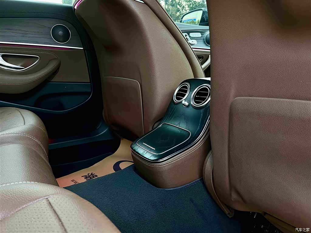Mercedes-Benz E-Class, 2022 11