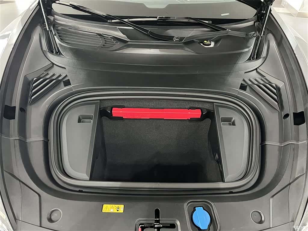 Audi e-tron, 2025 8