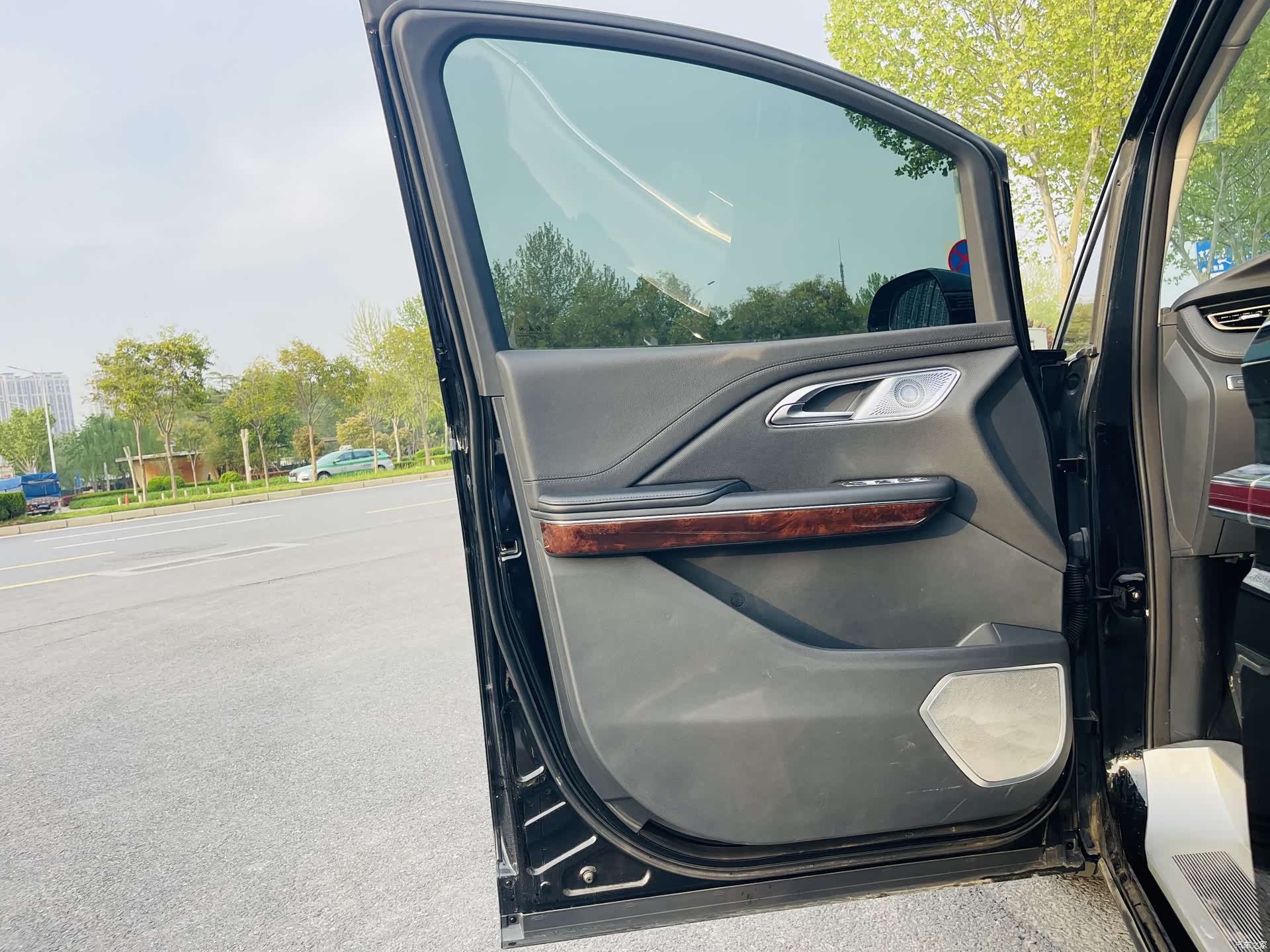 Hongqi HQ9, 2023 24