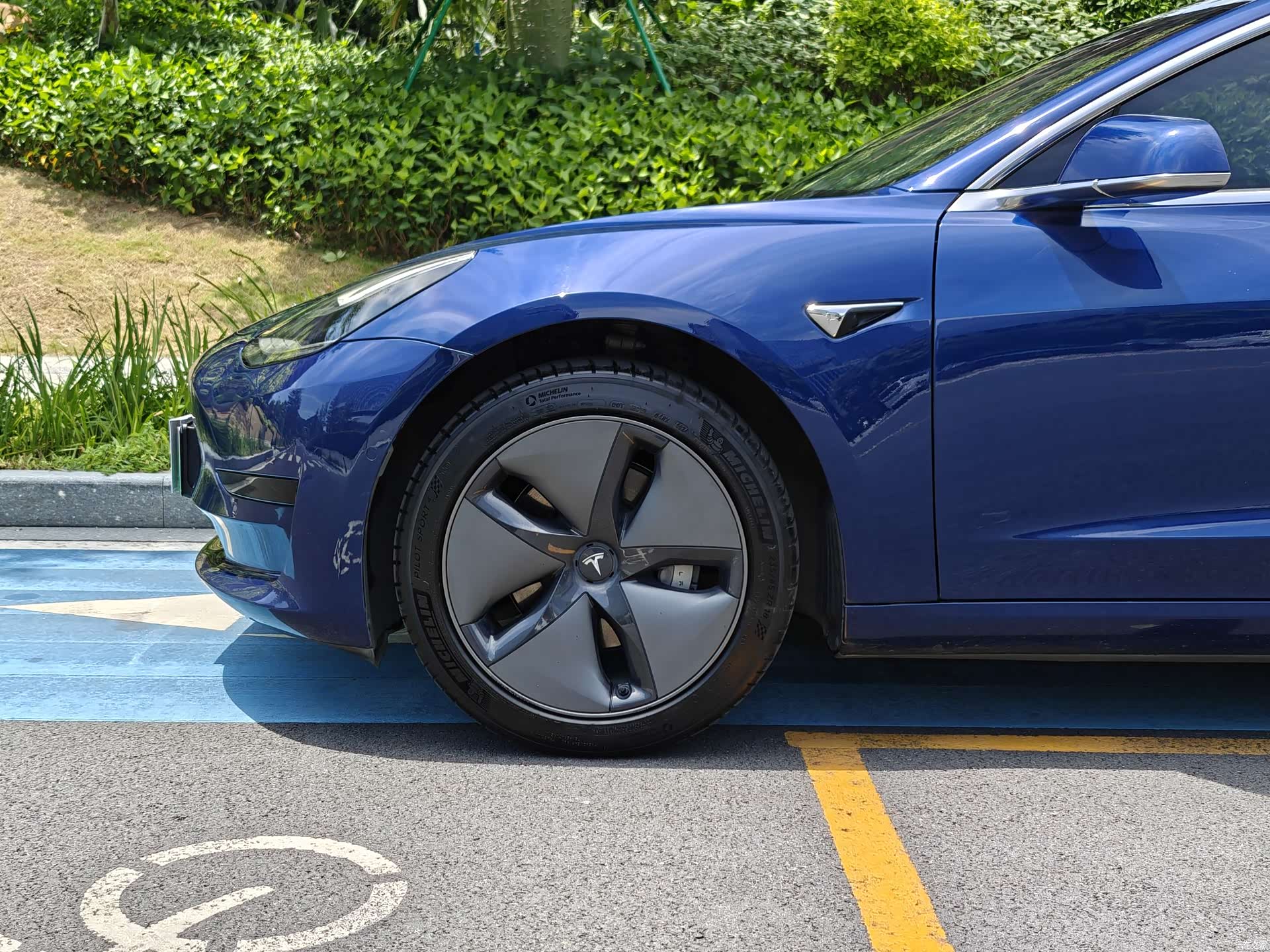 Tesla Model 3, 2019 все фото