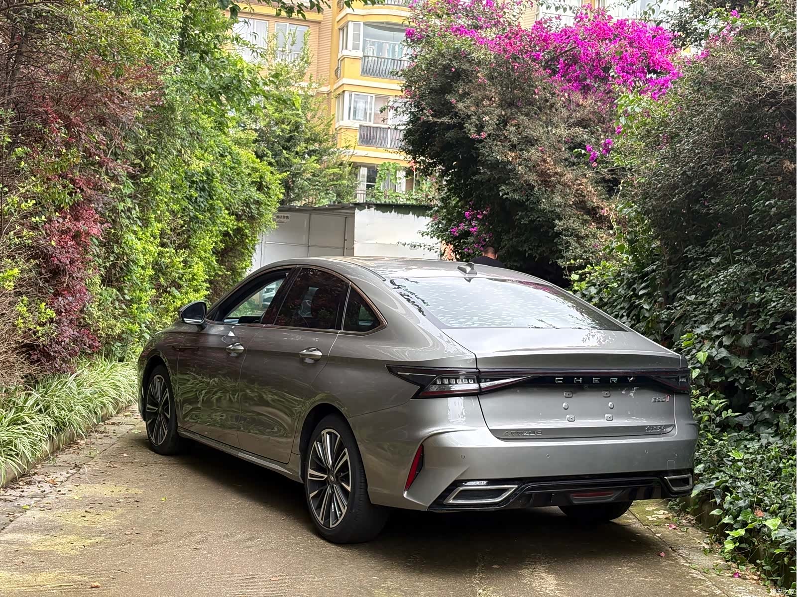 Chery Arrizo 8, 2022 9