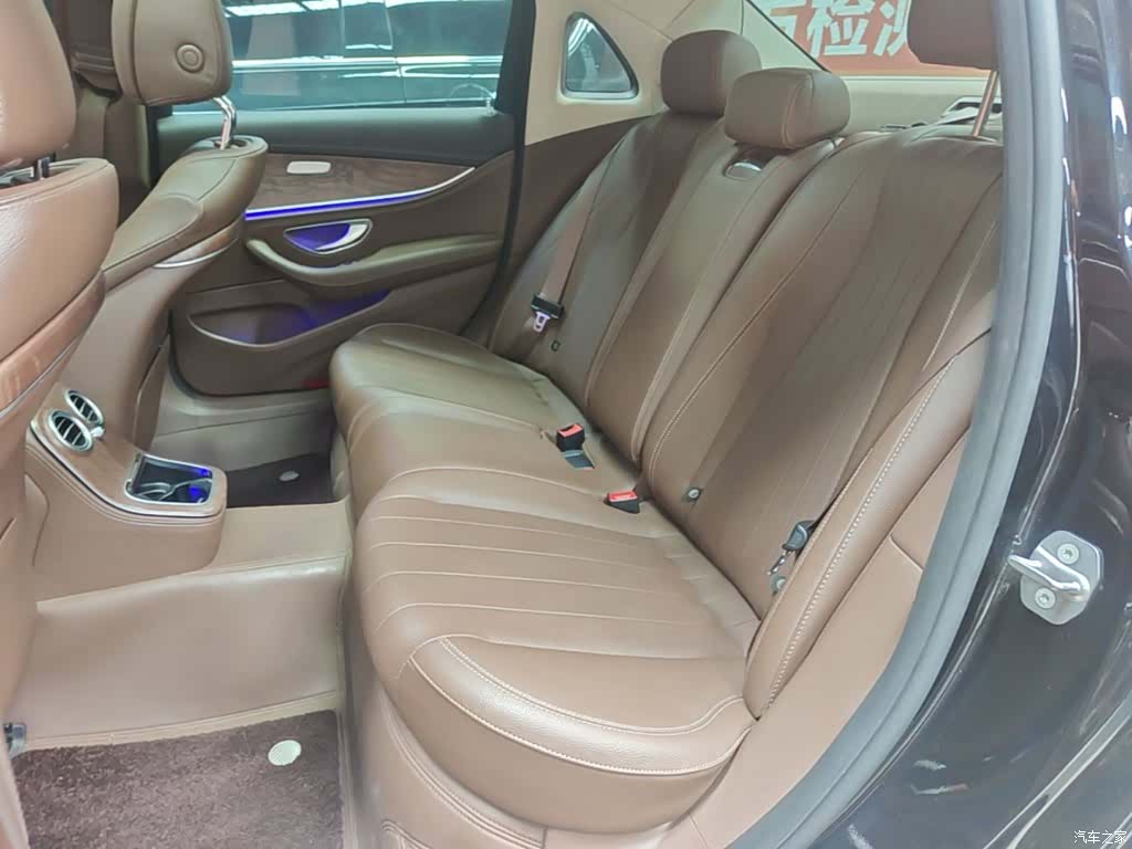 Mercedes-Benz E-Class, 2023 17