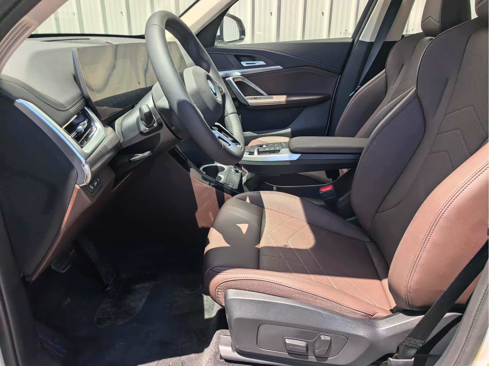 BMW iX1, 2025 6