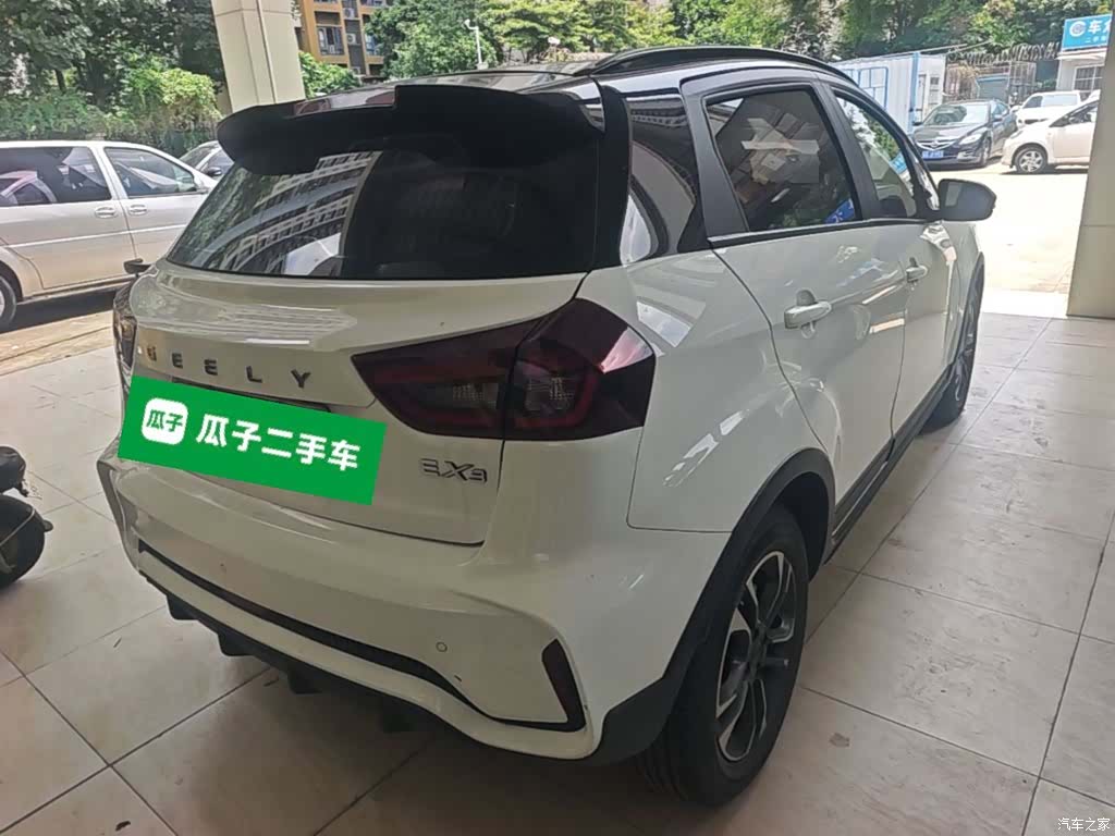 Geely EX3, 2022 7