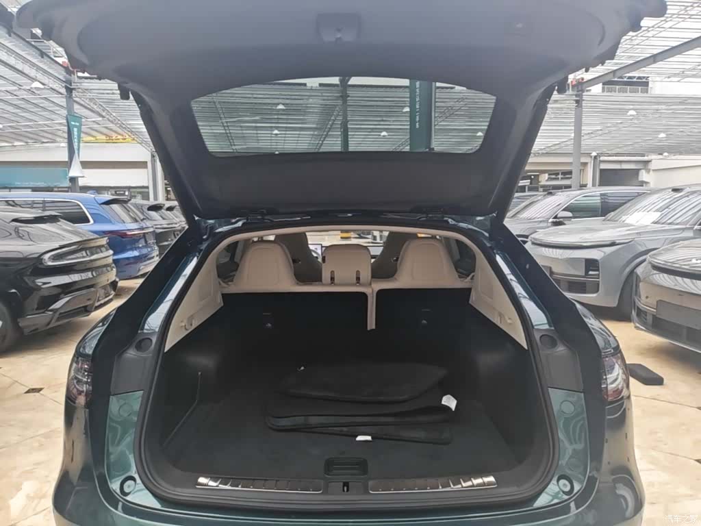 Luxeed R7, 2025 19