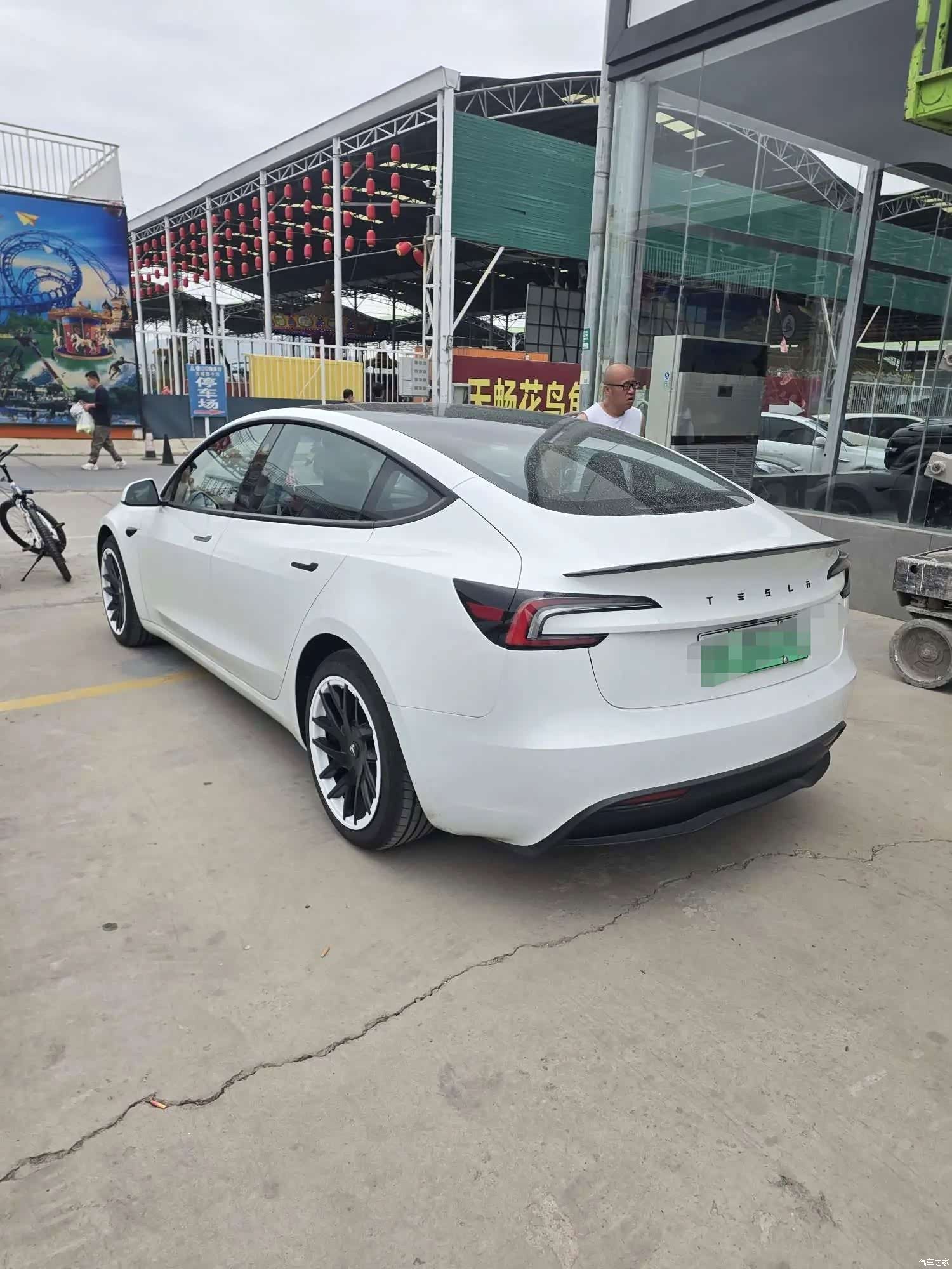 Tesla Model 3, 2025 4