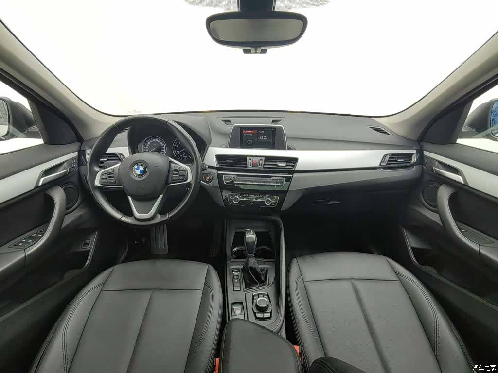 BMW X1, 2019 все фото