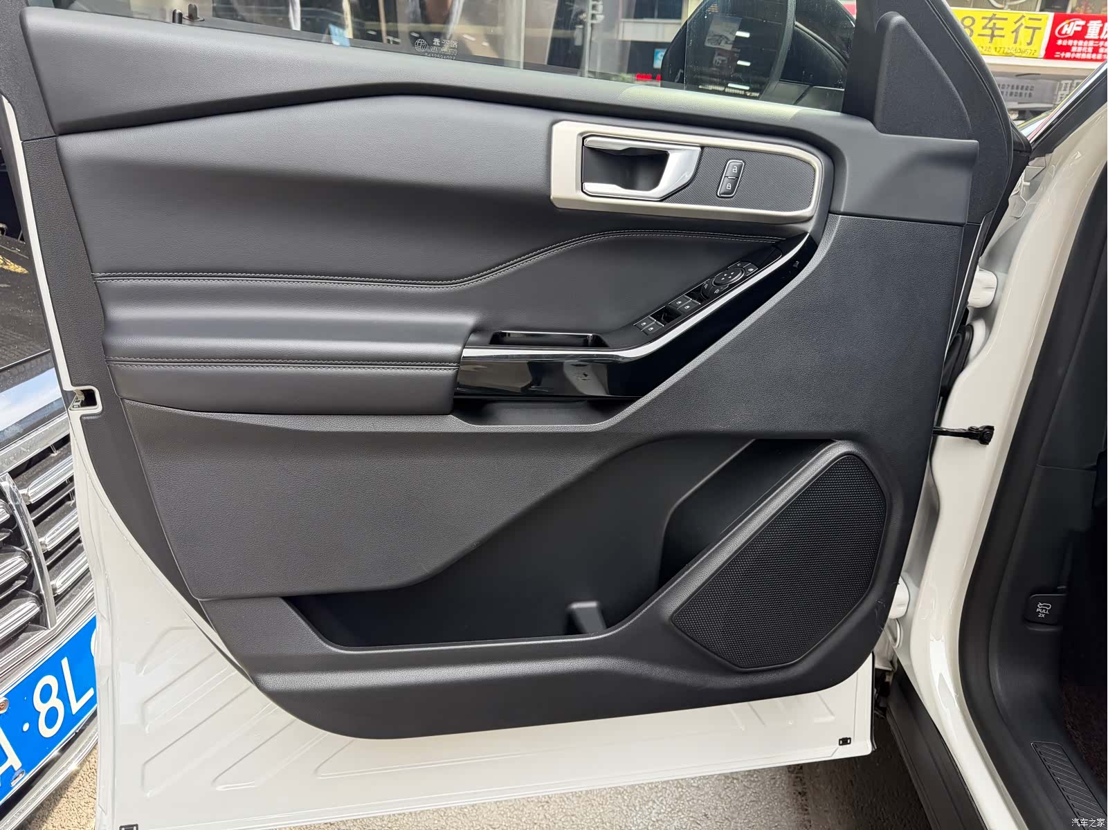 Ford Explorer, 2022 13