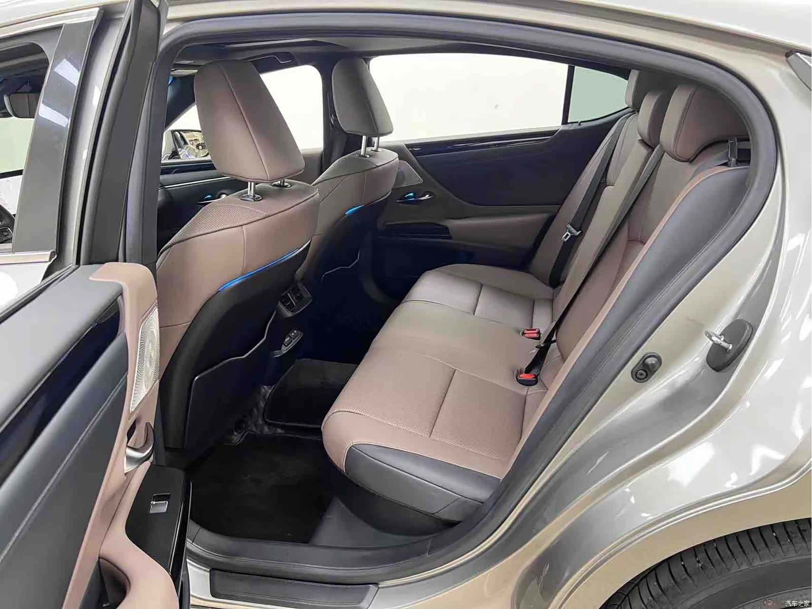 Lexus ES, 2024 10